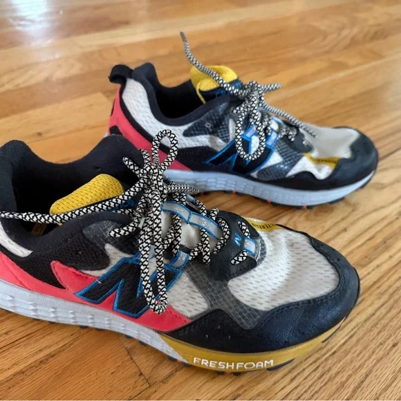 New Balance retro women’s Multicolor Sneakers - Picture 2 of 4